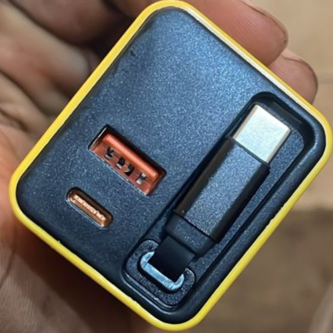 CHARGEUR CABLE INTEGRE_TROIS_EN _UN